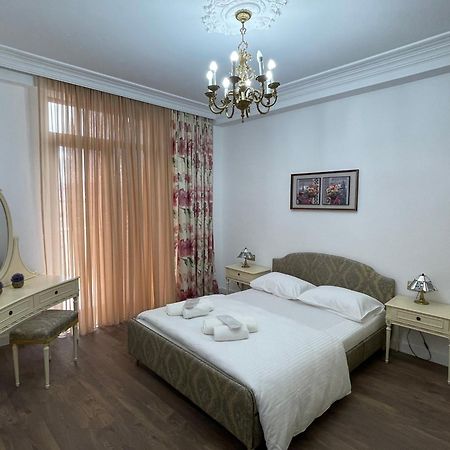 Picasso Apartment Kutaisi Exterior foto