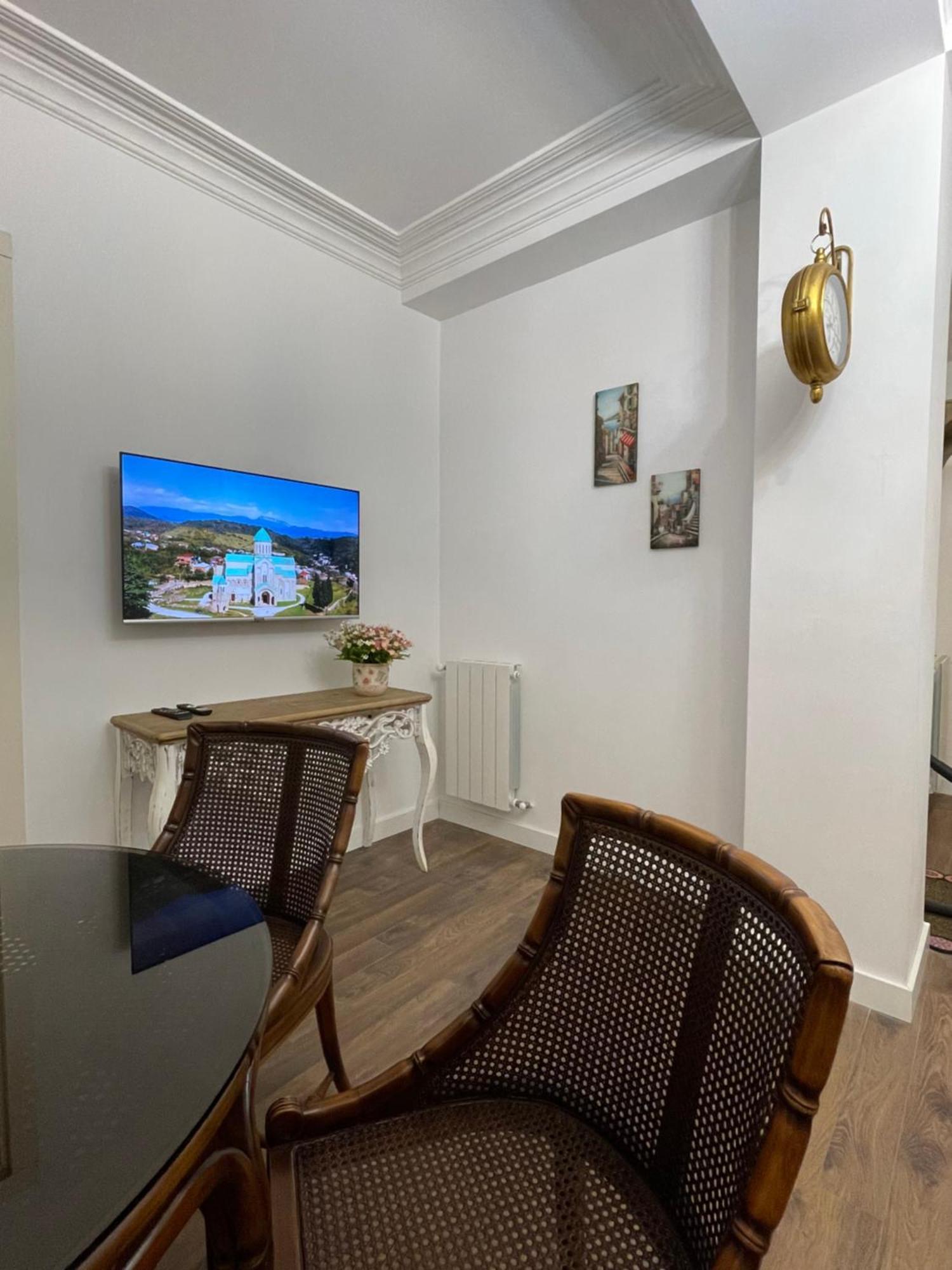 Picasso Apartment Kutaisi Exterior foto
