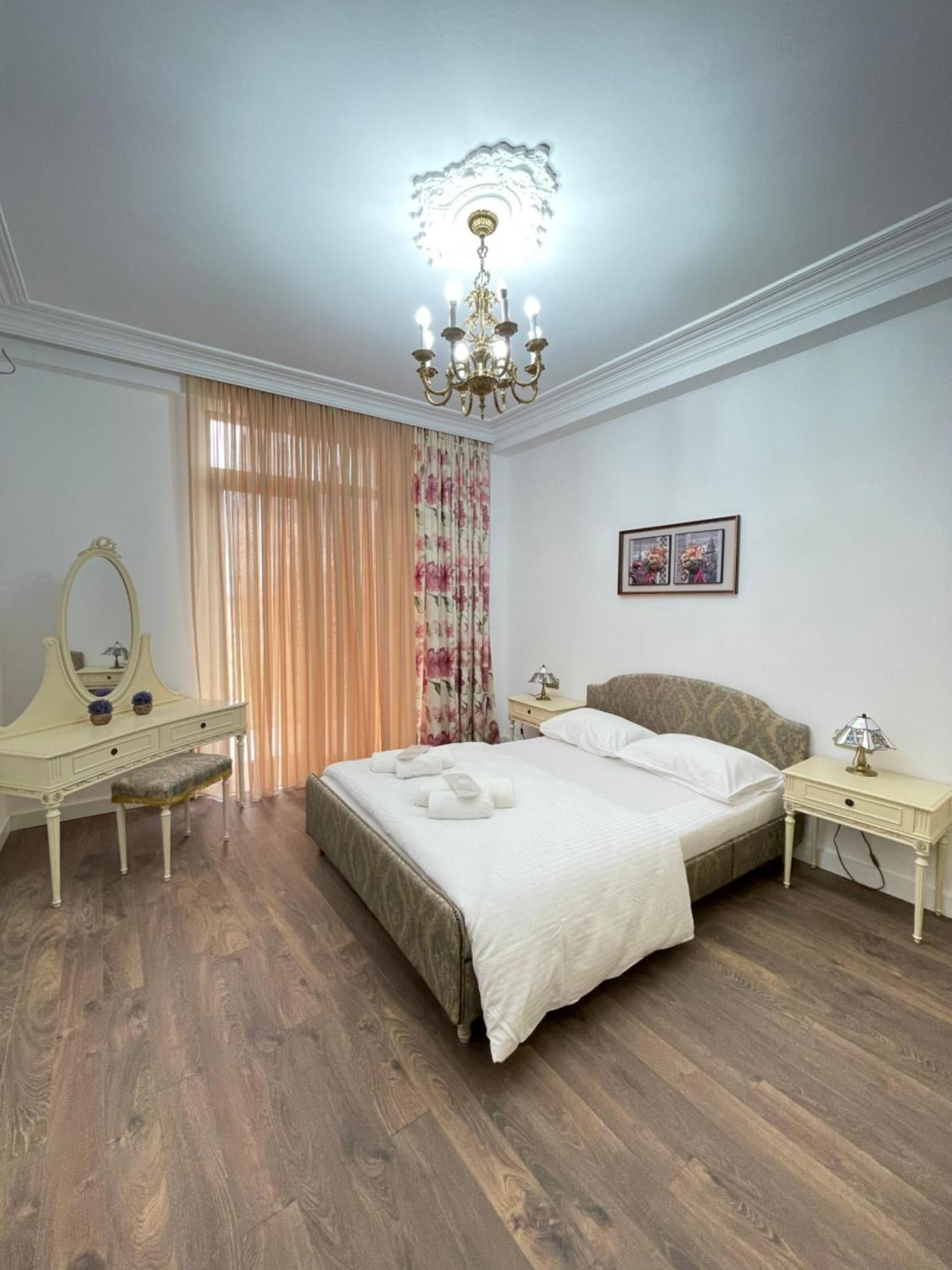 Picasso Apartment Kutaisi Exterior foto